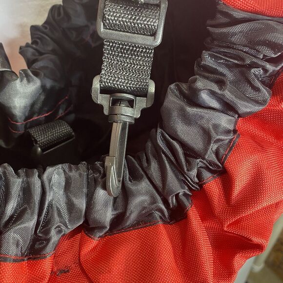 NWT OUTWARD HOUND Adjustable Sling Pet Carrier Crossbody Small Animal Red - Picture 7 of 12